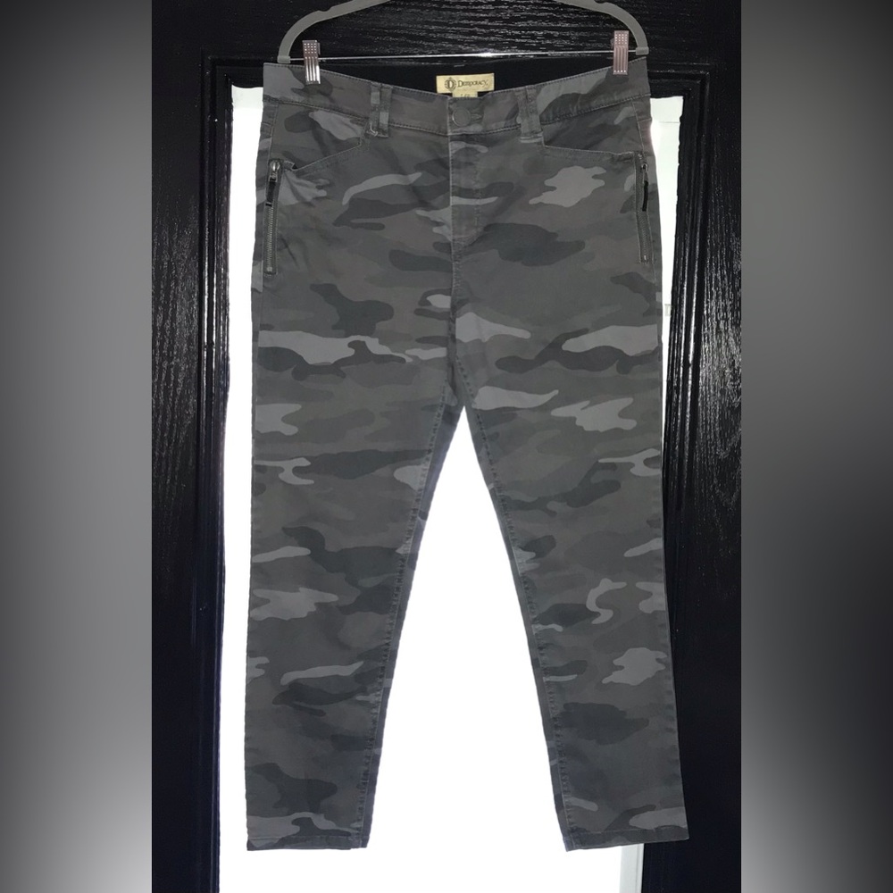 PRE-LOVED Democracy Gray Camo Jeans, Size 14P